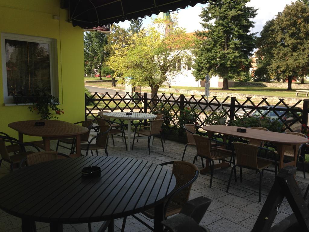 Penzion Krásný Dvůr Exterior foto